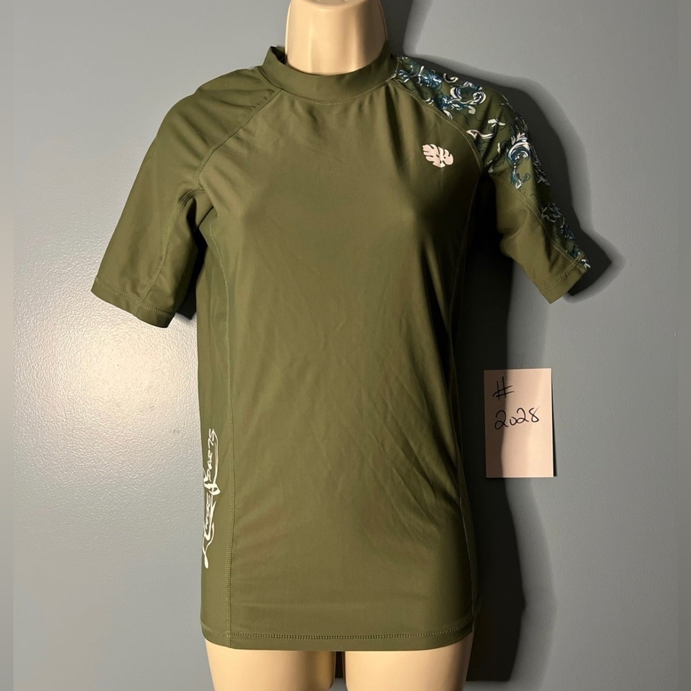 Huge Sports mens Swim top